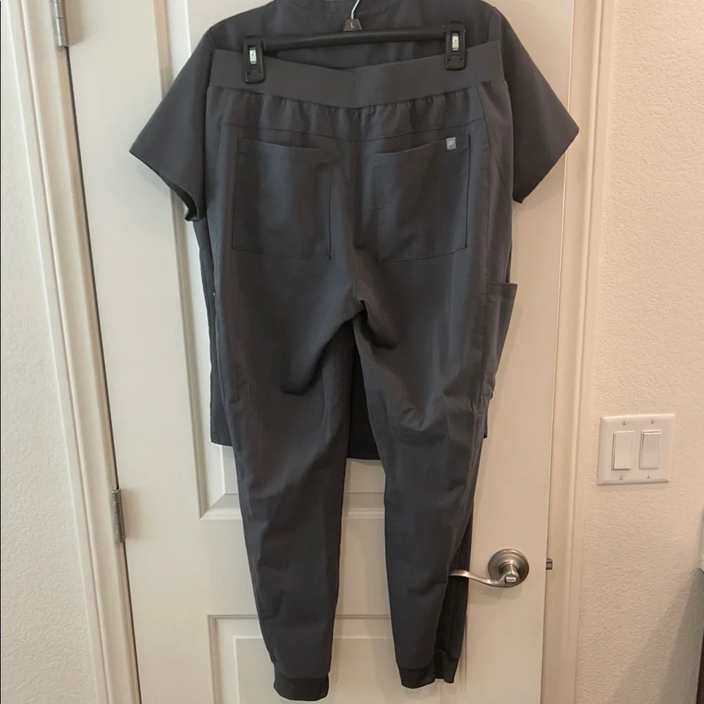 Fabletics Dark Gray Scrubs Set - Picture 6 of 7